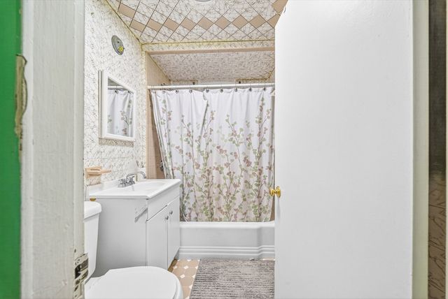 39 Derby St, Somerville, MA 02145