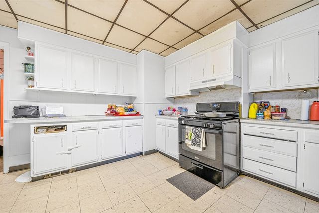 39 Derby St, Somerville, MA 02145