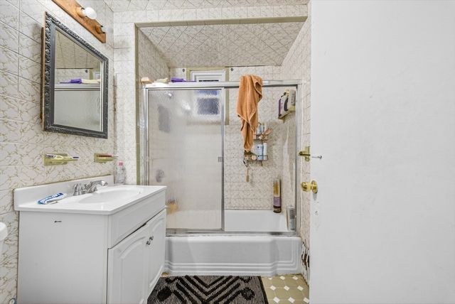 39 Derby St, Somerville, MA 02145