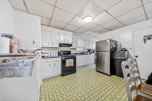 39 Derby St, Somerville, MA 02145