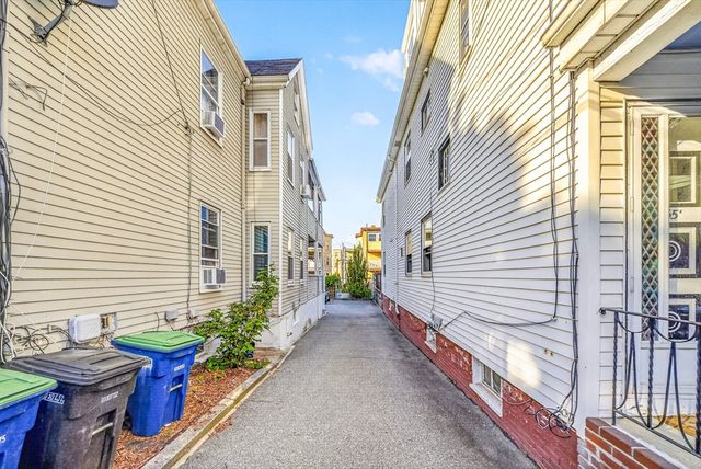 39 Derby St, Somerville, MA 02145