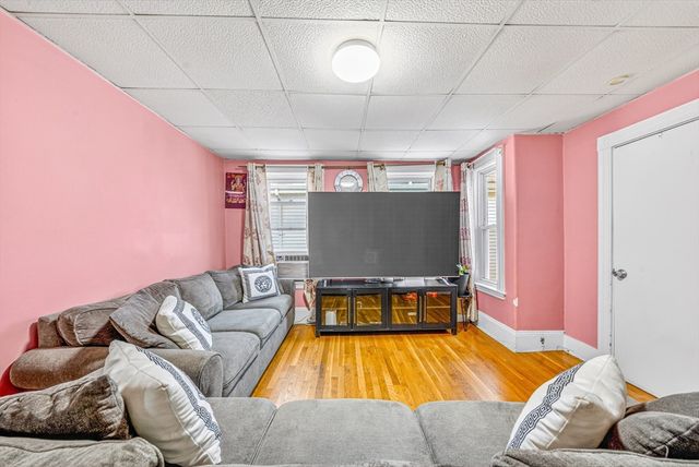 39 Derby St, Somerville, MA 02145