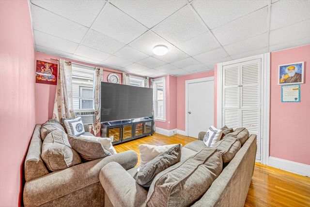 39 Derby St, Somerville, MA 02145