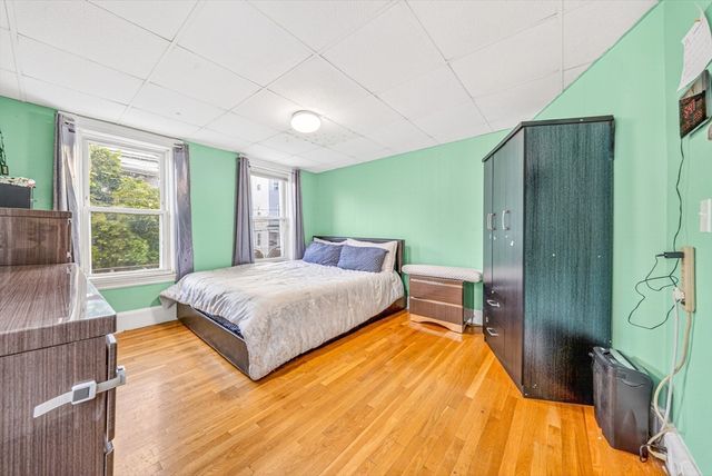 39 Derby St, Somerville, MA 02145