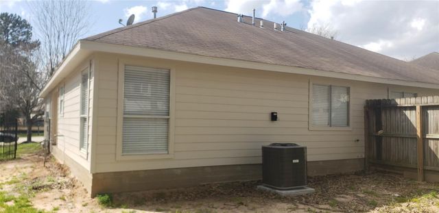 222 Canterbury Drive, Conroe, TX 77303