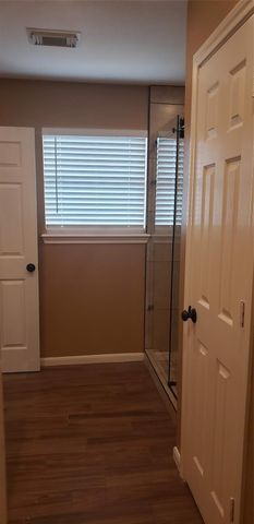 222 Canterbury Drive, Conroe, TX 77303