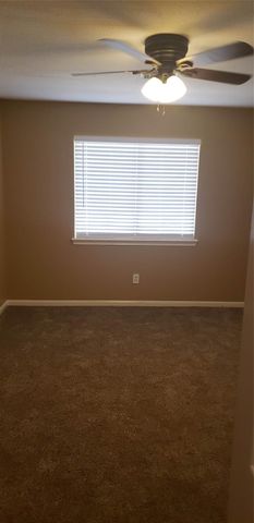 222 Canterbury Drive, Conroe, TX 77303