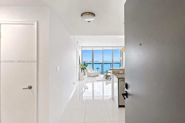 601 NE 36th St 3011, Miami, FL 33137