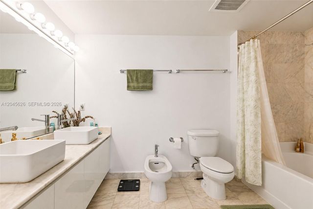 601 NE 36th St 3011, Miami, FL 33137