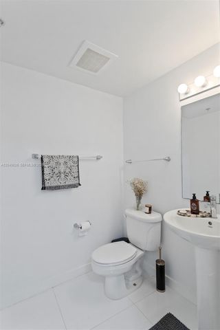 601 NE 36th St 3011, Miami, FL 33137