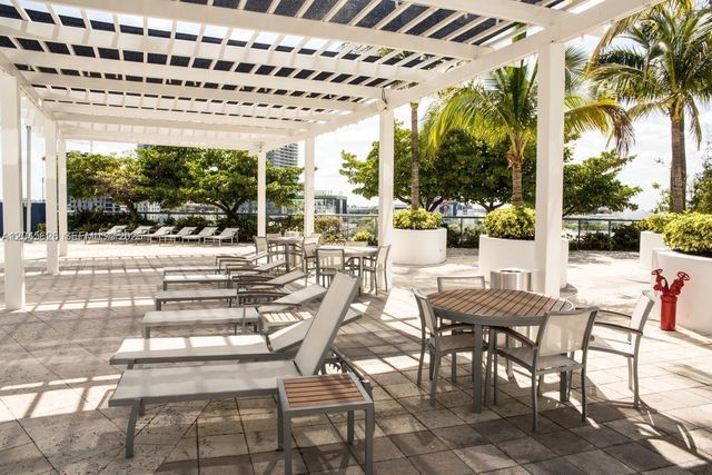 601 NE 36th St 3011, Miami, FL 33137