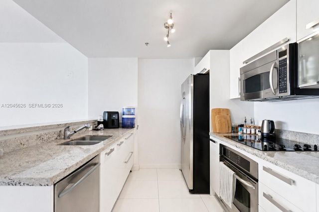 601 NE 36th St 3011, Miami, FL 33137
