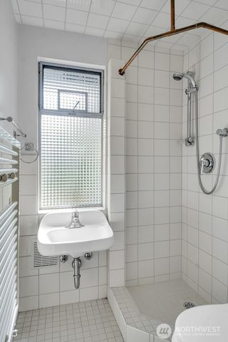 4719 NE Park Place, Seattle, WA 98115