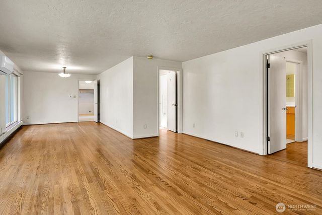 4719 NE Park Place, Seattle, WA 98115