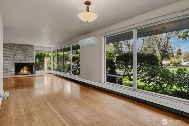 4719 NE Park Place, Seattle, WA 98115