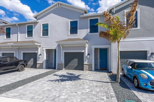 276 SW Sally Way, Stuart, FL 34997
