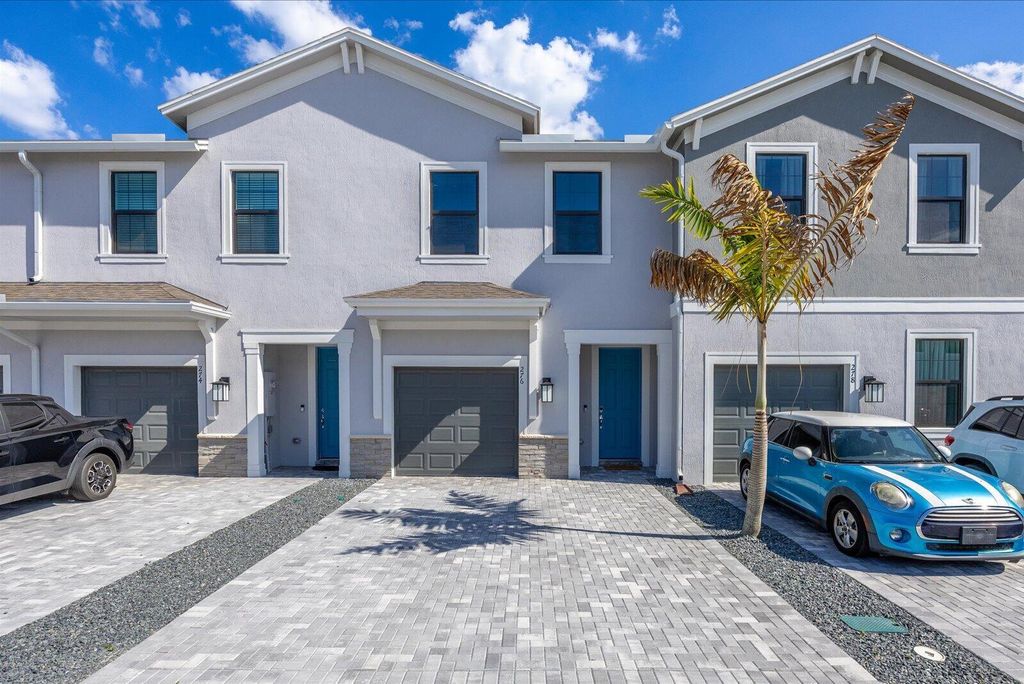 276 SW Sally Way, Stuart, FL 34997