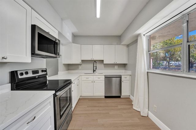 7000 NOVA DR 105E, Davie, FL 33317