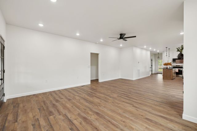 404 W 4th Ave, Hohenwald, TN 38462