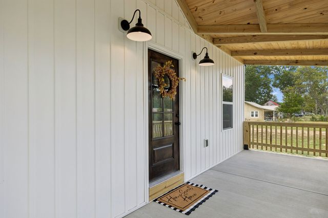 404 W 4th Ave, Hohenwald, TN 38462
