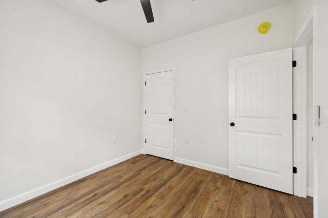 404 W 4th Ave, Hohenwald, TN 38462