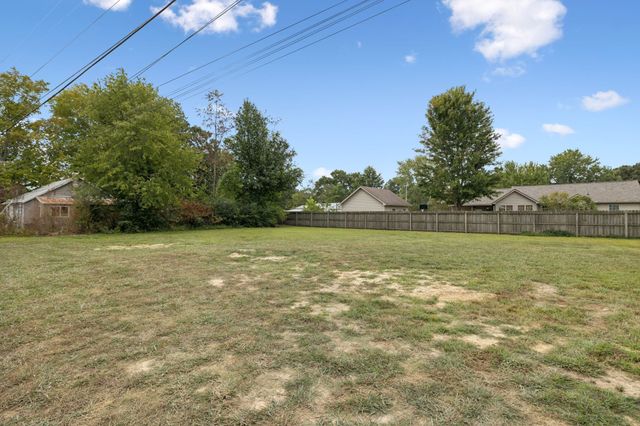 404 W 4th Ave, Hohenwald, TN 38462