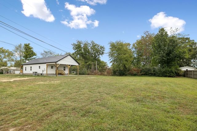404 W 4th Ave, Hohenwald, TN 38462