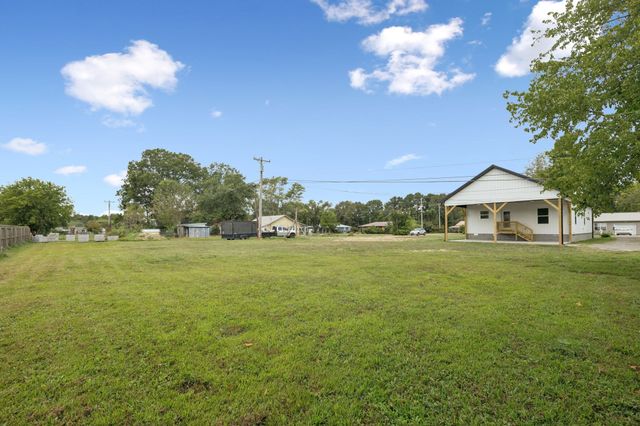 404 W 4th Ave, Hohenwald, TN 38462