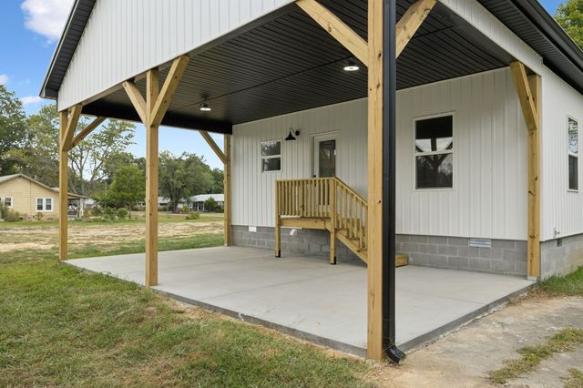 404 W 4th Ave, Hohenwald, TN 38462