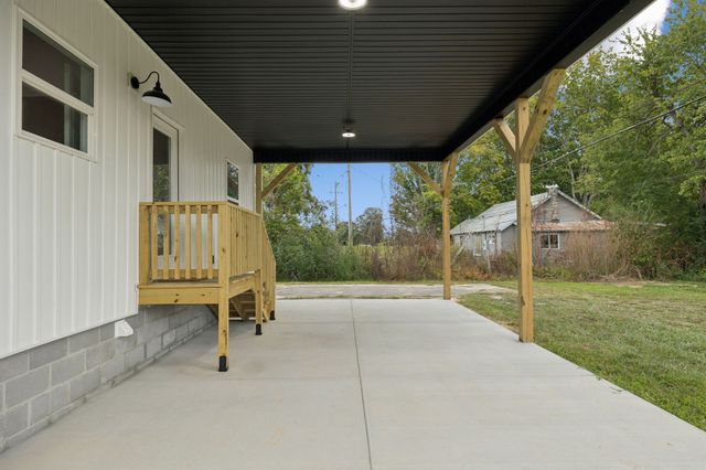 404 W 4th Ave, Hohenwald, TN 38462