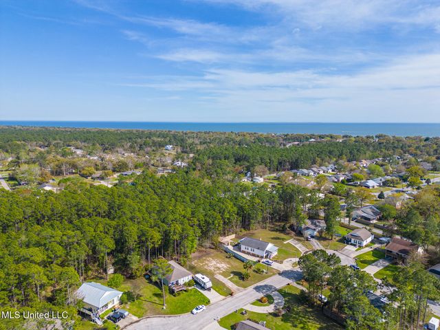 814 Deer Trail Lane, Pass Christian, MS 39571