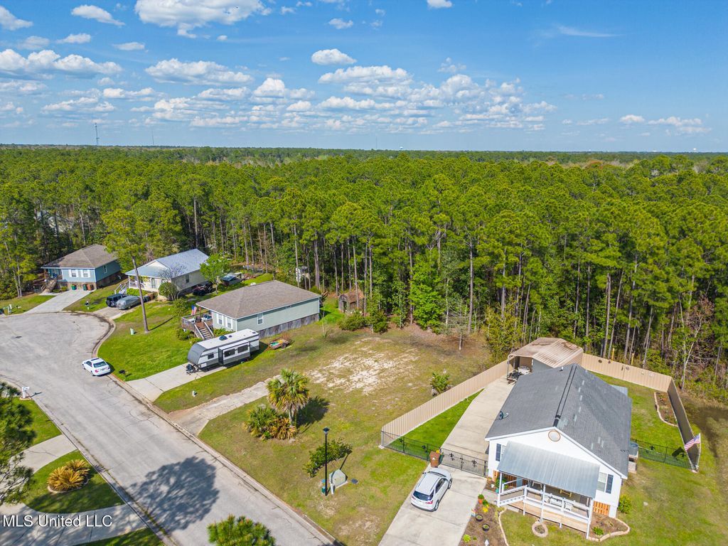 814 Deer Trail Lane, Pass Christian, MS 39571