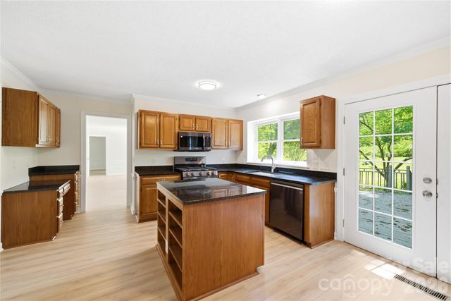 12801 Angel Oak Drive, Huntersville, NC 28078