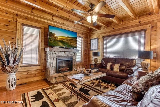2834 White Oak Ridge Lane, Sevierville, TN 37862