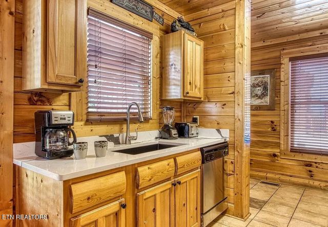 2834 White Oak Ridge Lane, Sevierville, TN 37862