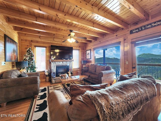 2834 White Oak Ridge Lane, Sevierville, TN 37862