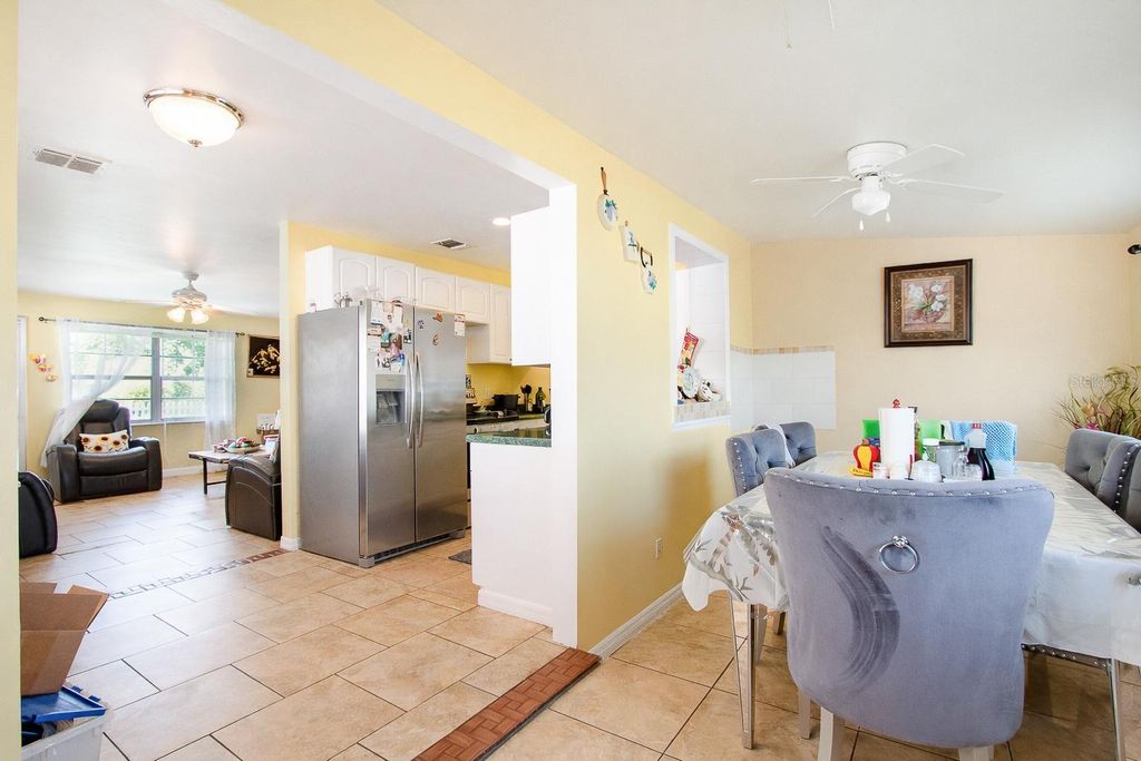 Image 16 of property listing at 4401 EDGEBROOK, Orlando, FL 32809