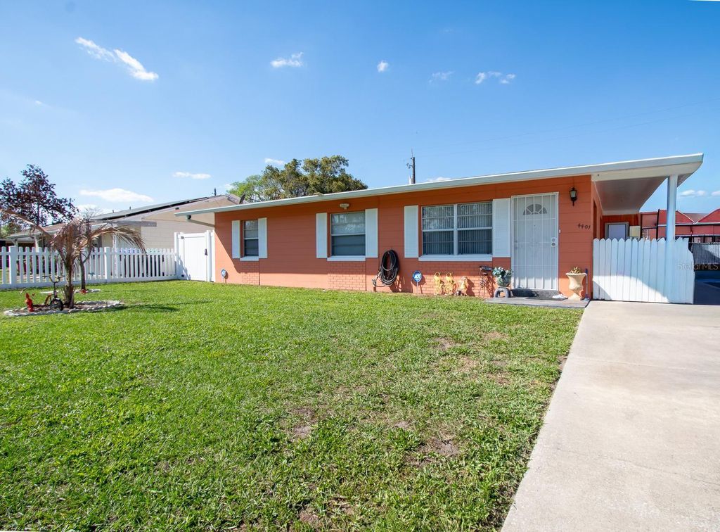 Image 5 of property listing at 4401 EDGEBROOK, Orlando, FL 32809