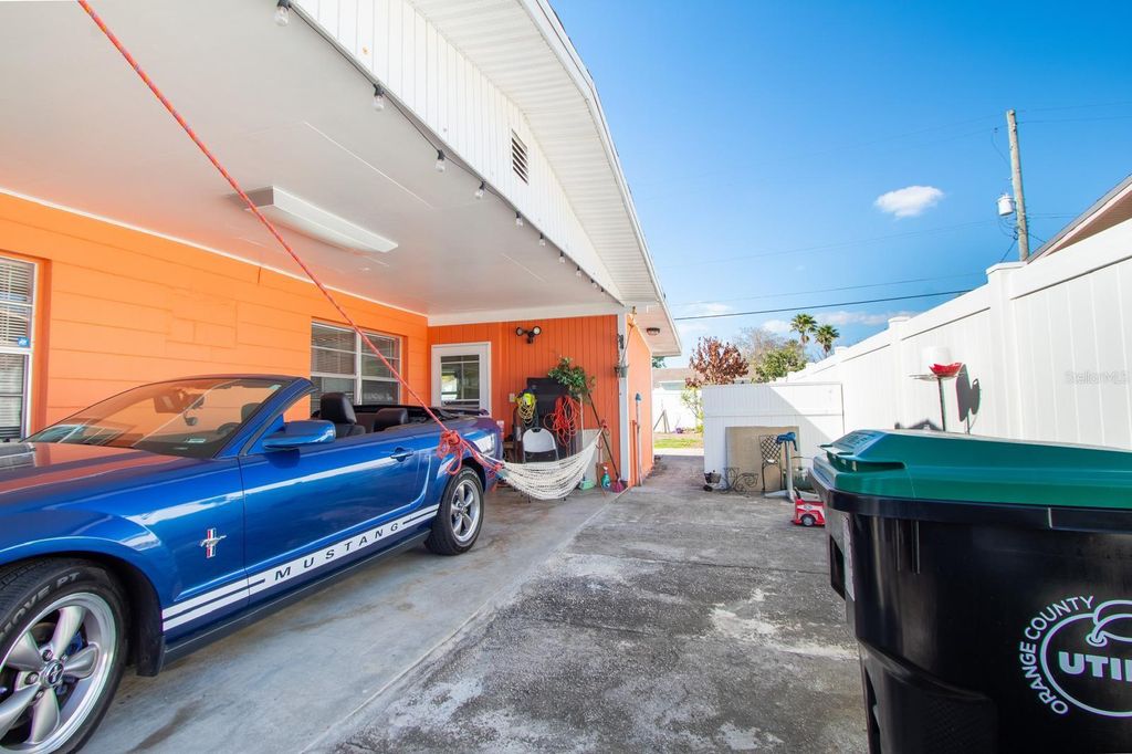 Image 8 of property listing at 4401 EDGEBROOK, Orlando, FL 32809
