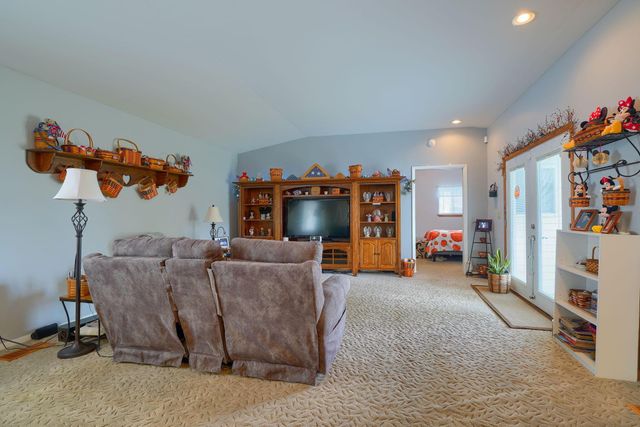 260 Meadow Drive, Circleville, OH 43113