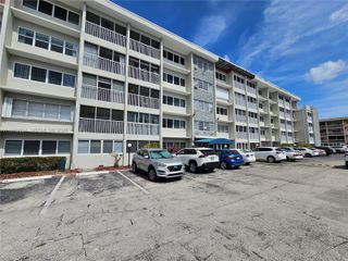 330 SE 2nd St 403H, Hallandale Beach, FL 33009