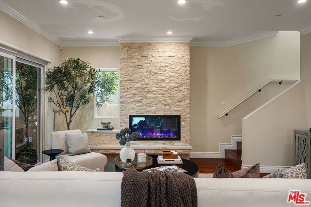 1568 S Point View Street, Los Angeles, CA 90035