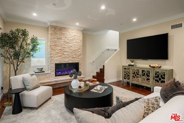 1568 S Point View Street, Los Angeles, CA 90035