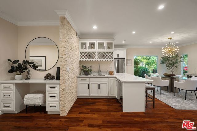 1568 S Point View Street, Los Angeles, CA 90035