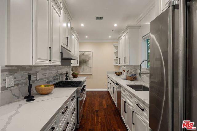 1568 S Point View Street, Los Angeles, CA 90035