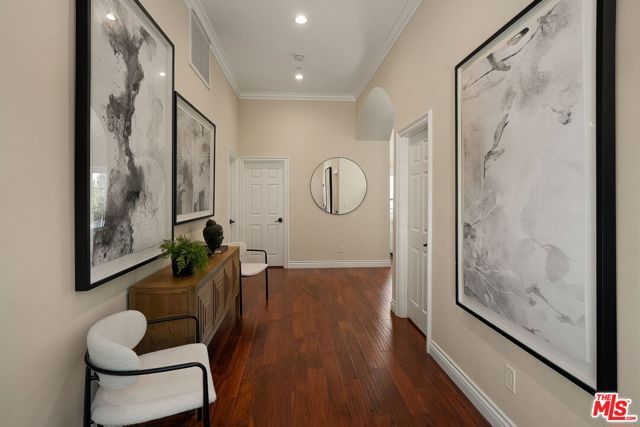 1568 S Point View Street, Los Angeles, CA 90035
