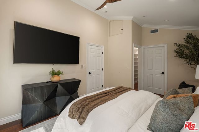 1568 S Point View Street, Los Angeles, CA 90035