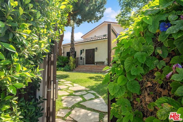 1568 S Point View Street, Los Angeles, CA 90035