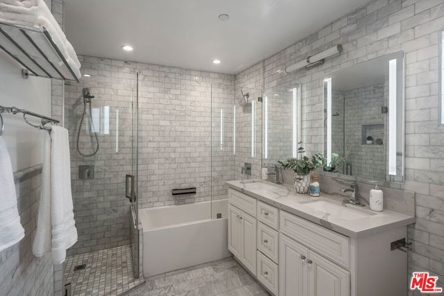 1568 S Point View Street, Los Angeles, CA 90035