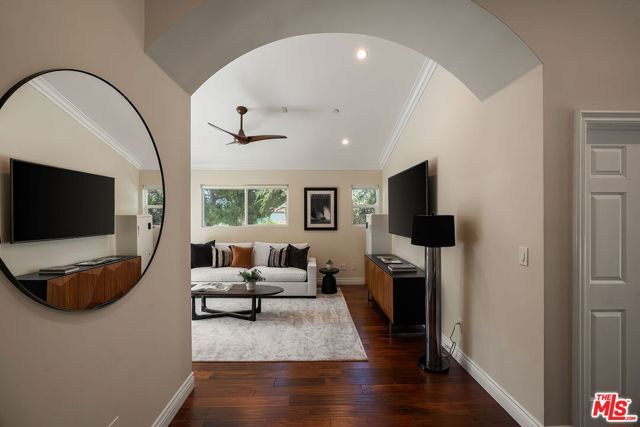 1568 S Point View Street, Los Angeles, CA 90035